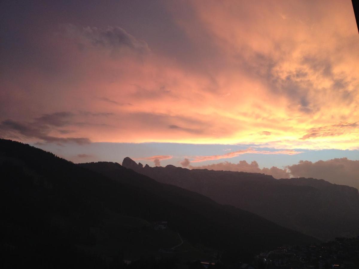Garni Baita San Cassiano Kültér fotó